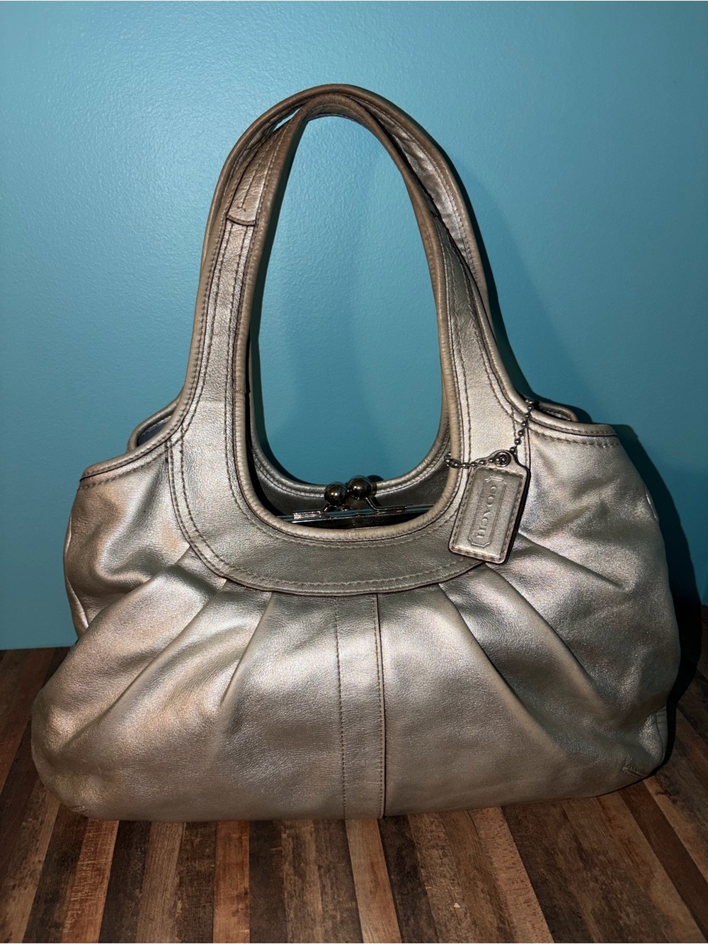 Coach Ergo Kisslock Metallic Silver Leather Shoulder Bag Light Blue Intererior